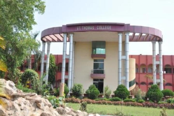 https://cache.careers360.mobi/media/colleges/social-media/media-gallery/22152/2018/12/11/Campus View of St Thomas College Bhilai_Campus-View.jpg